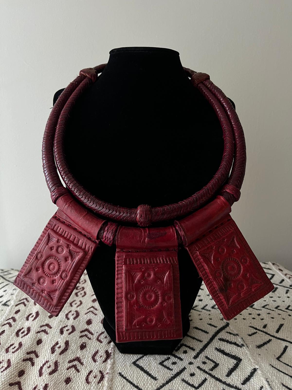 Necklace/black panther